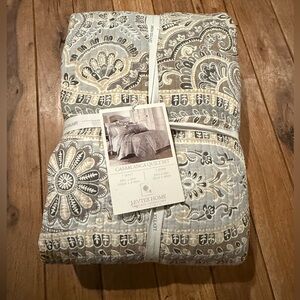 Levtex Home Gray and Cream Quilt Set NEW
